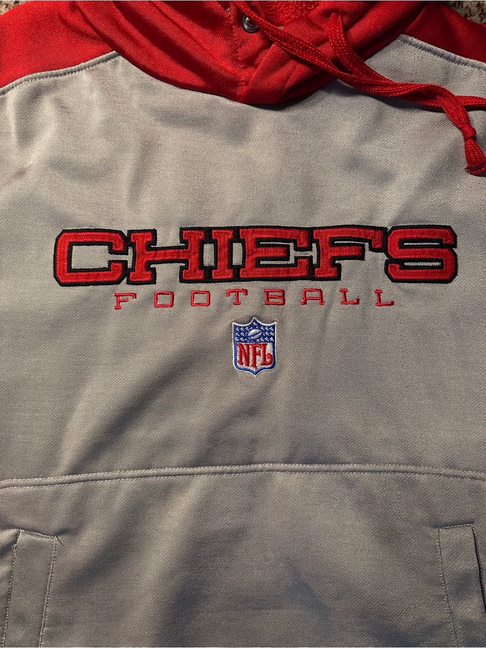 Y2K Kansas City Chiefs Gray & Red Hooded Pullover Sweatshirt - Picture 2 of 7